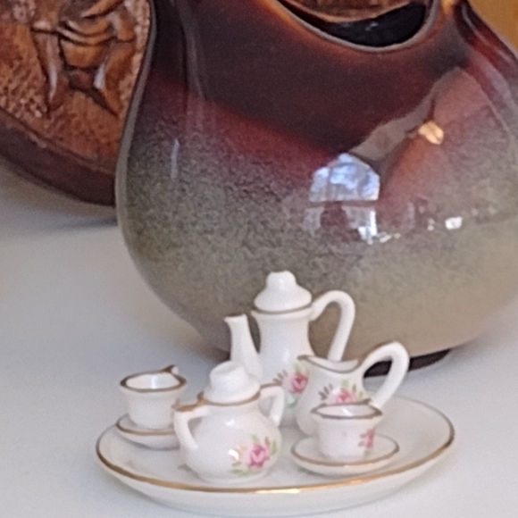Delicate Miniature Tea ☕ Set - Picture 3 of 3